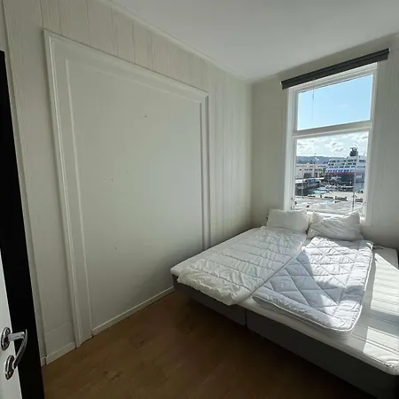 3ng47 - Cheap 4br Leilighet *